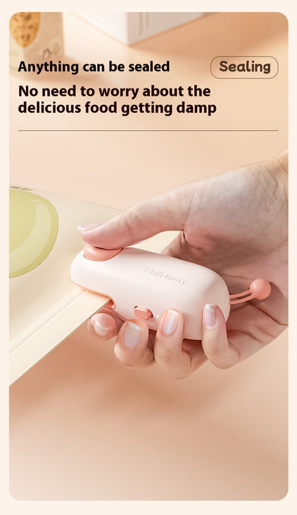 GUIDION SealMini used to reseal a food bag